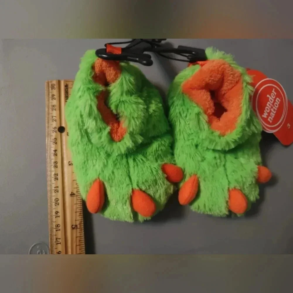 Baby Claw Slippers Size 3 (3 months) NWT